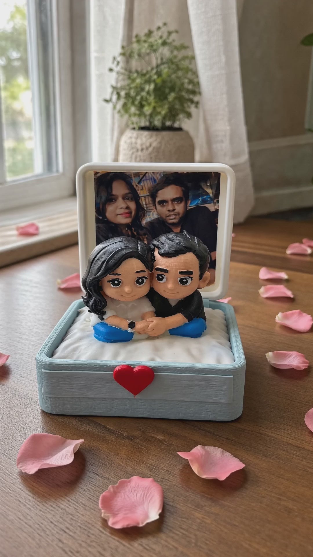 Custom Miniature Couple Box - your photo to a 3D keepsake, order now
