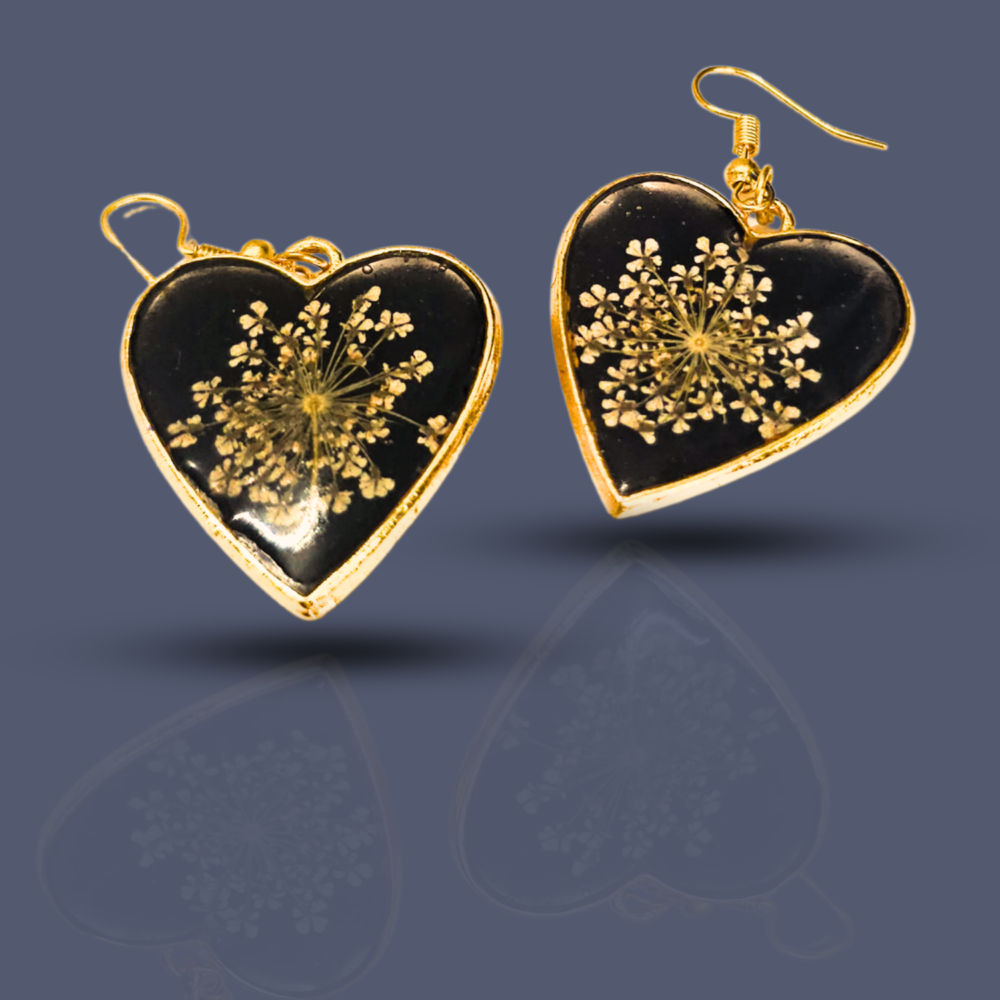 Heart of Nature Earrings with real flower