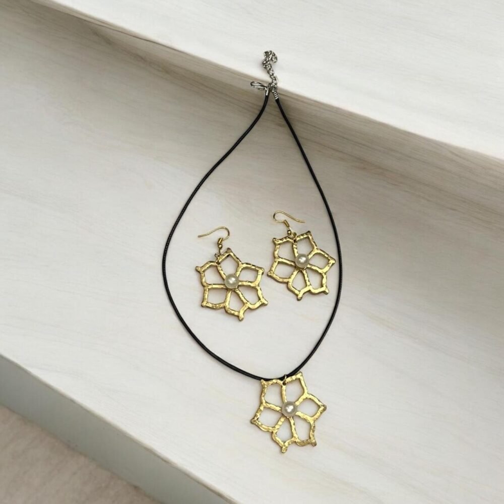 Golden Petal Jewelry Set